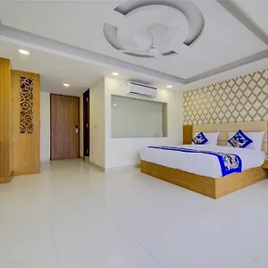 Hotel Decent - Delhi Airport, Nova Deli